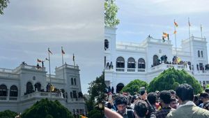 அடக்குமுறையை மீறி இலங்கையில் பிரதமர் அலுவலகமும் போராட்டக்காரர்கள் வசம்-பாசிஸ்டுகள் என ரணில் ஆவேசம் 