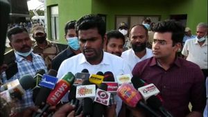 அடுத்த ஊழல் பட்டியலை வெளியே விட்டால்.. தமிழக அரசே கவிழ்ந்து விடுமாம்.. சொல்கிறார்   அண்ணாமலை