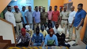 பழிக்குப் பழி..புதுச்சேரி ரவுடி கொடூர கொலை.. 9 பேரை தட்டித் தூக்கிய போலீஸ் 