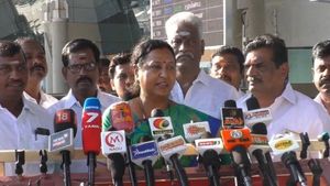 கள்ளக்குறிச்சி மாணவி இறந்தது ஏன்?.. உப்பு தின்றவன் தண்ணீர் குடித்தே ஆகணும்.. பிரேமலதா விஜயகாந்த் 