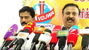 ஓபிஎஸ்ஸா? பாஜகவிலா? நிச்சயமாக வரவேற்போம்.. குதூகலமான சீனிவாசன்! ‘அவர்’ வந்தாலும் ஓகே தானாம்! 