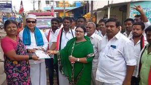 தென்னை மர சின்னத்துக்கு ஓட்டு கேட்கும் எம்ஜிஆர், ஜெ.. அதிமுக நிலைமை எப்படி ஆகிப்போச்சு பாருங்க! 