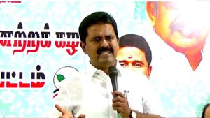 ”துரோகிகள்” அட்ரஸ் இல்லாம போயிட்டாங்க.. அதிமுக பிளவுக்கு காரணம் சொன்ன காமராஜ்! அதுவும் சசிகலா ஊரில் 