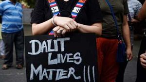 உ.பி.யில் அட்டூழியம்- தலித் மாணவிகளின் உடைகளை களைந்து ஆதிக்க ஜாதி மாணவிகளுக்கு கொடுத்த ஆசிரியர்கள்! 