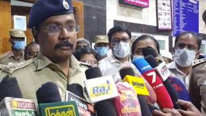 250 சிசிடிவி கேமரா, 12 தனிப்படை, கோவை டூ பாலக்காடு வரை சேஸிங்! 24 மணி நேரத்தில் மீட்கப்பட்ட குழந்தை 