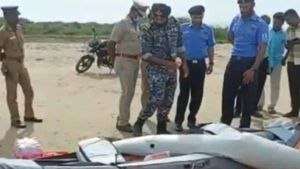  வேதாரண்யத்தில் கரை ஒதுங்கிய சீன படகு! உள்ளே இருந்ததைப் பார்த்து போலீசார் ஷாக்! விசாரணை தீவிரம்