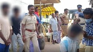 சாமிக்கு விட்ருக்கேன் சார்! மண்டையில் டிங்கரிங் செய்த புள்ளிங்கோ! பட்டி பார்த்து அனுப்பிய போலீஸ்! 