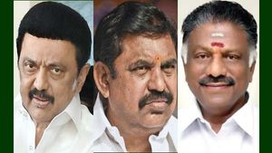மேட்டரே இதுதான்.. ஸ்டாலினுக்கும், ஓபிஎஸ்ஸுக்கும் ஒன்னா காய்ச்சல் வந்ததே.. உதயகுமார் புது விளக்கம்