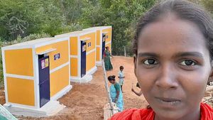 சிங்கப்பெண்ணே..ஒரு ஊருக்கே கழிப்பறை! மகாராஷ்டிர பாடப்புத்தக்கத்தில் இடம்பிடித்த நம்ம ஊர் ஜெயலட்சுமி!