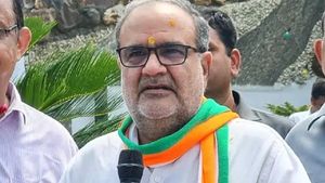 உத்தரப் பிரதேசத்தில் கட்சி தலைவரை பாஜக மாற்றியது ஏன்? சாதிய அரசியலா? தேர்தல் வியூகமா? 