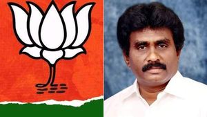 உட்கட்சிப்பூசல்.. திமுக எம்.பிக்கு “தூண்டில்”! தமிழகத்தில் பாஜகவின் ஆபரேசன் தாமரை! இபிஎஸ் ஊராச்சே 