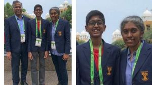 ஹாங்காங் சார்பில் களமிறங்கிய மதுரை வீரர்கள்; செஸ் ஒலிம்பியாட் போட்டியில் சுவாரஸ்யம் 
