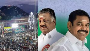 பார்த்தீங்களா கூட்டத்தை? தென் மண்டலத்தை மிரளவிட்ட எடப்பாடி! ஓபிஎஸ்க்கு பறந்த மெசேஜ்! இவ்வளவு செலவா? 