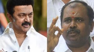 முதல்வர் நினைத்தால் ஒரே நாளில் போதைப்பொருள் புழக்கத்தை நிறுத்தலாம்.. கேலிக்கூத்து - உதயகுமார் சாடல்!