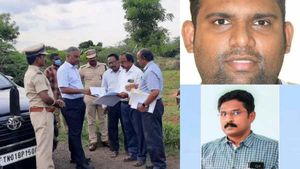 கோவையில் மாமியார் பெயரில் சொத்துகுவிப்பு..பதிவாளர் மீது லஞ்சஒழிப்புத்துறை வழக்கு..அதிமுகவுக்கு செக்? 