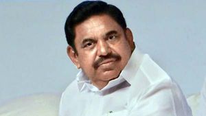 ஒ.செ.க்களுக்கு வலைவீசும் ஓபிஎஸ் & கோ! எடப்பாடியோ அமைதியோ அமைதி! என்ன தான் நடக்கிறது அதிமுகவில்? 