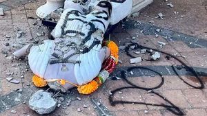 நியூயார்க்கில் ஒரே வாரத்தில்.. மகாத்மா காந்தி சிலை 2-வது முறையாக சேதம்.. இந்தியா கண்டனம்! 