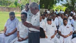 உழைப்புக்கு மரியாதை இல்லை! 205 திமுக கிளைச் செயலாளர்கள் ராஜினாமா முடிவு! பரபரக்கும் திருவாரூர்! 