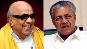 கூட்டாட்சி தத்துவத்தை காப்பாற்றுவதில் கருணாநிதி பங்களிப்பு இணையற்றது: பினராயி விஜயன் புகழாரம் 