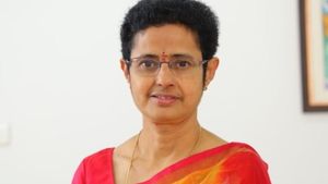 ஆந்திரா முன்னாள் முதல்வர் என்.டி..ராமாராவ் மகள் உமா மகேஸ்வரி தூக்கிட்டு தற்கொலை! 