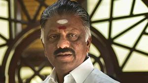  சேலத்துப் புள்ளிகளுக்கு ஸ்பெஷல் கவனிப்பு.. ஓபிஎஸ் பாசிட்டிவ் சிக்னல் - பிரகாசமான நிர்வாகிகள் முகம்!