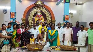 சாய்பாபாவின் அற்புதங்கள்..காரைக்குடியில் குருவின் பெருமையை எடுத்துக்கூறி துளாவூர் ஆதீனம் அருளாசி 
