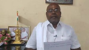 பவர் காட்டும் ஆர்.பி.உதயகுமார்.. ‘வேற லெவலில் கணக்கு’- அதிமுகவில் செல்வாக்கை உயர்த்த ‘பலே’ பிளான்! 