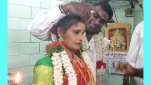 ஏற்கனவே நாலு.. 5வது வேற.. களியாட்டம் நடத்திய கடலூர் சீனு.. பாய்ந்தது வழக்கு!