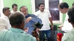 நீ கிறிஸ்தவ மதத்தை சேர்ந்தவன்!  எச் ராஜா ப்ரஸ்மீட்டில் சீறிய காரைக்கால் பாஜக தலைவர்! சலசலப்பு 
