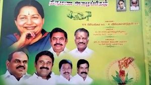 ஒன்றாகச் சேர்ந்த வைத்திலிங்கம், காமராஜ்? - ’மாஜி.’ குடும்ப திருமண விழாவில் தொண்டர்களிடையே சலசலப்பு! 
