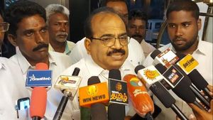 சசிகலாவை நோக்கி தான் அதிமுக போகுது! ’ஏக்நாத்’ அப்படியே அண்ணாமலைக்கும் பதில் சொன்ன நாஞ்சில் சம்பத்! 
