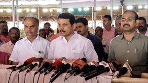 வீடுகளுக்கு மின் கட்டணம் உயர்வு உறுதி.. சிறு தொழில்களுக்கு கட்டண குறைப்பு பரிசீலனை- செந்தில் பாலாஜி