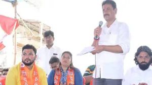  'மிரட்டினால் கை, கால்களை உடைங்க'.. நான் பெயில்ல எடுக்கிறேன்... மகாராஷ்டிர எம்.எல்.ஏ சர்ச்சை பேச்சு!