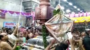  திருச்செந்தூர் :  கொடியேற்றத்துடன் தொடங்கியது ஆவணி திருவிழா - 26ம் தேதி தேரோட்டம்!