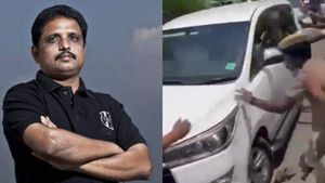 ”புடிச்சு ஜெயில்ல போடுங்க” பிடிஆர் கார் மீது செருப்பு வீசிய பாஜக.. மதுரை எம்பி சு.வெங்கடேசன் கண்டனம் 