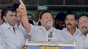 சினிமால அர்ஜுன் எப்படியோ? அதுமாதிரி அதிமுகவில் ‘இவர்’! திண்டுக்கல் சீனிவாசன் பற்றி தெரியாத ‘ரகசியம்’