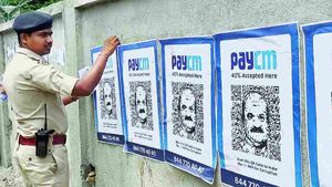 40% கமிஷன்.. கர்நாடக முதல்வருக்கு எதிராக PayCM போஸ்டர்.. பெங்களூரில் கிழித்து அகற்ற அதிரடி உத்தரவு 