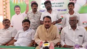 பெட்ரோல் குண்டு வீச்சு.. அண்ணாமலை கடிதம்.. தமிழக அரசிடம் அறிக்கை கேட்பு.. மத்திய அமைச்சர் தகவல் 