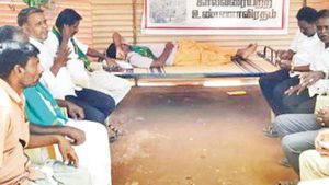 கல் குவாரி அனுமதியை ரத்து செய்க! தனி ஒருவனாய் 6வது நாளாக பட்டினிப் போராட்டம் நடத்தும் விவசாயி! 