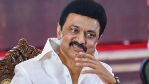 ஸ்டாலின் யார்? ‘தமிழ்நாட்டுக்கு ராஜா’ - மழலைக் குரல்.. மணிமகுடம்.. மொத்தமா பிடிச்சிட்டாரு முதல்வர்! 
