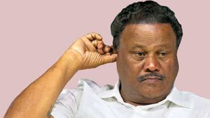 எடுத்த உறுதிமொழியை மறந்துட்டாரு.. ’தேர்தலுக்கு முன்பே ஆட்சி மாற்றம்’ - திண்டுக்கல் சீனிவாசன் பரபர! 