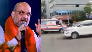 அடடா.. அமித்ஷாவுக்காக தடுத்து நிறுத்தப்பட்ட ஆம்புலன்ஸ்.. வெளியான வீடியோவால் வெடித்த சர்ச்சை 