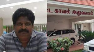 பயாலஜி இல்லை.. 'பலான பாடம்..' ஆசிரியர் சேட்டை.. ஷாக்கான மாணவிகள்! போக்சோவில் கைது செய்த குமரி போலீஸ்