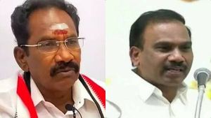 ஆ.ராசாவை பெற்றதற்கு அம்மா வருத்தப்படனுமாம்.. பாஜகவைவிட அதிகமாக பாய்ந்த செல்லூர் ராஜு 