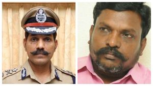 பெட்ரோல் குண்டு வீச்சு.. இன்று மாலைக்குள் அனைவரும் கைது - திருமாவளவனிடம் டிஜிபி உறுதி 