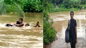 நீ ஜெயிக்கணுமா.. தங்கை தேர்வெழுத உயிர்விட துணிந்த அண்ணன்கள்.. தோளில் சுமந்த ஆற்றை கடந்த நெகிழ்ச்சி 