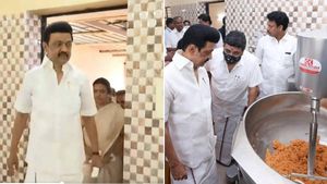 இது நல்லா இருக்கே! சட்டென கேட்ட ஸ்டாலின்.. அருகே சென்ற 