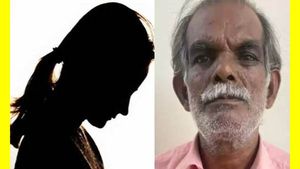 15 பிஞ்சுகள்.. 63 வயது தாத்தாவுக்கு தேவையா இதெல்லாம்.. அதுவும் மளிகை கடைக்குள்ளேயே.. தூக்கிய போலீஸ்