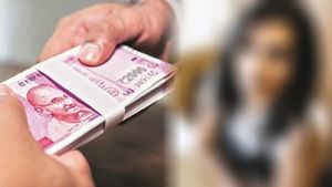 கட்டிட காண்ட்ராக்டரிடம் 21 லட்சம் அபேஸ்! திருச்சியில் தில்லாலங்கடி புகார்! திருநங்கை அதிரடி கைது! 