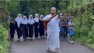 கையில் துப்பாக்கி! மதரஸா போகும் சிறுமிகளுக்கு பாதுகாப்பு தந்த தந்தை.. குலுங்கிய கேரளா.. என்ன காரணம்?